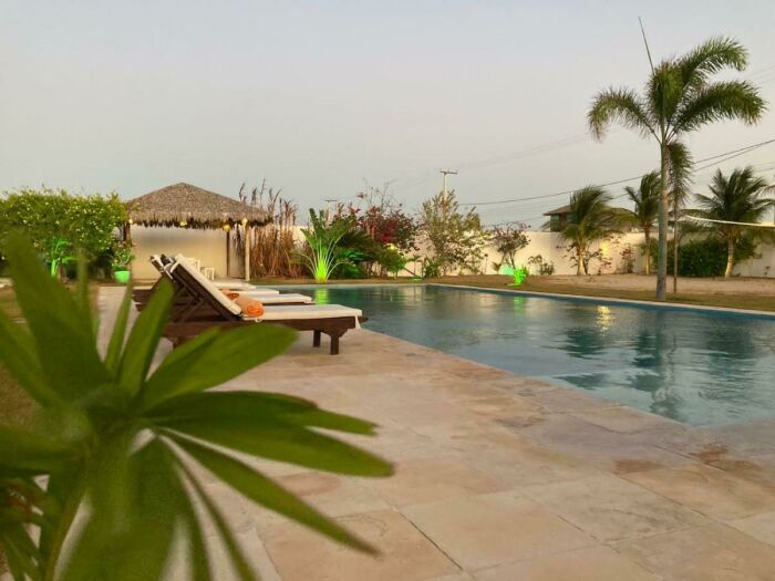 Image de la propriété Grand maison à Pontal do Maceió avec piscine et cinq chambres