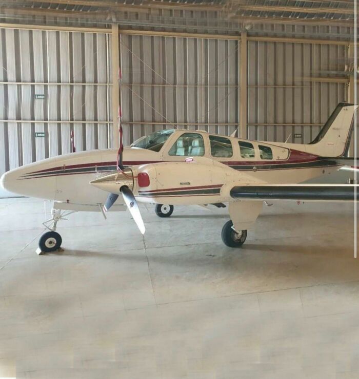 Imagem de https://cdn.interago.com.br/img/jpeg/w_0_q_8/375/mc/Baron 58 - 1992/WhatsApp Image 2026-02-18 at 1003514