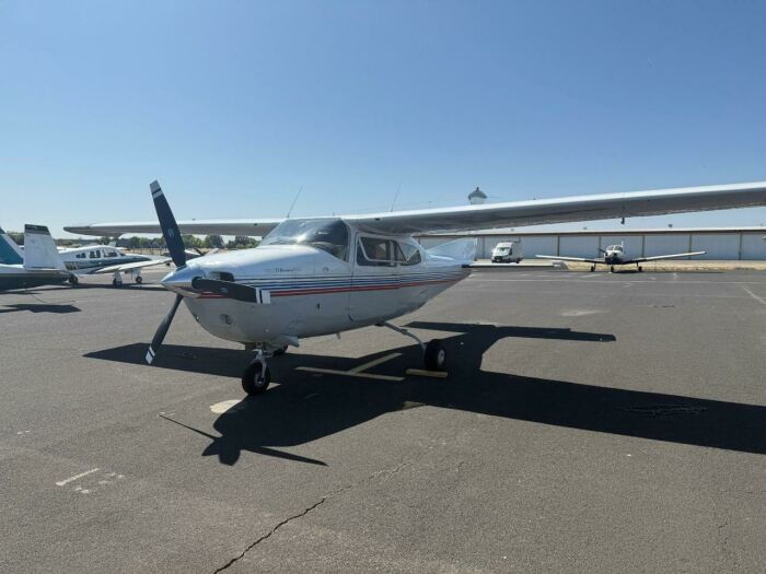 Imagem de https://cdn.interago.com.br/img/jpeg/w_0_q_8/375/mc/CESSNA C-210L 1976/sdfsafd