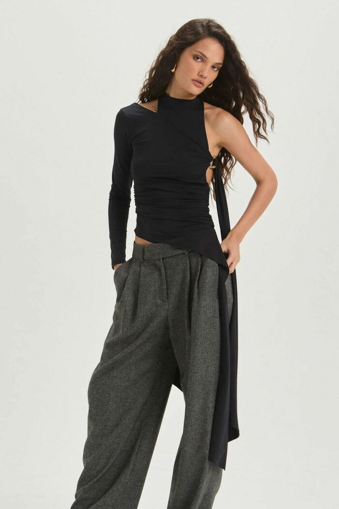 Imagem de Blusa Bárbara Preta Le Blog
