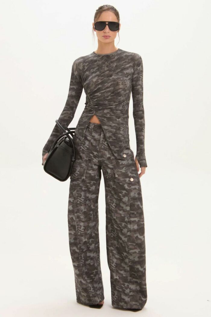 Imagem de Blusa Raissa Grey Camouflage Le Blog