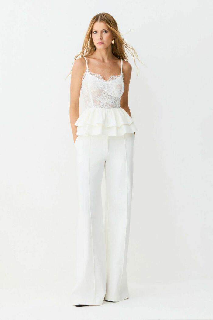 Imagem de Blusa Regata Em Renda Barra Ampla Estruturada Off White Zen