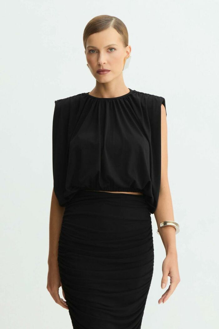 Imagem de Blusa Sem Manga Fluida Com Franzidos Abertura Lateral Preta Zen