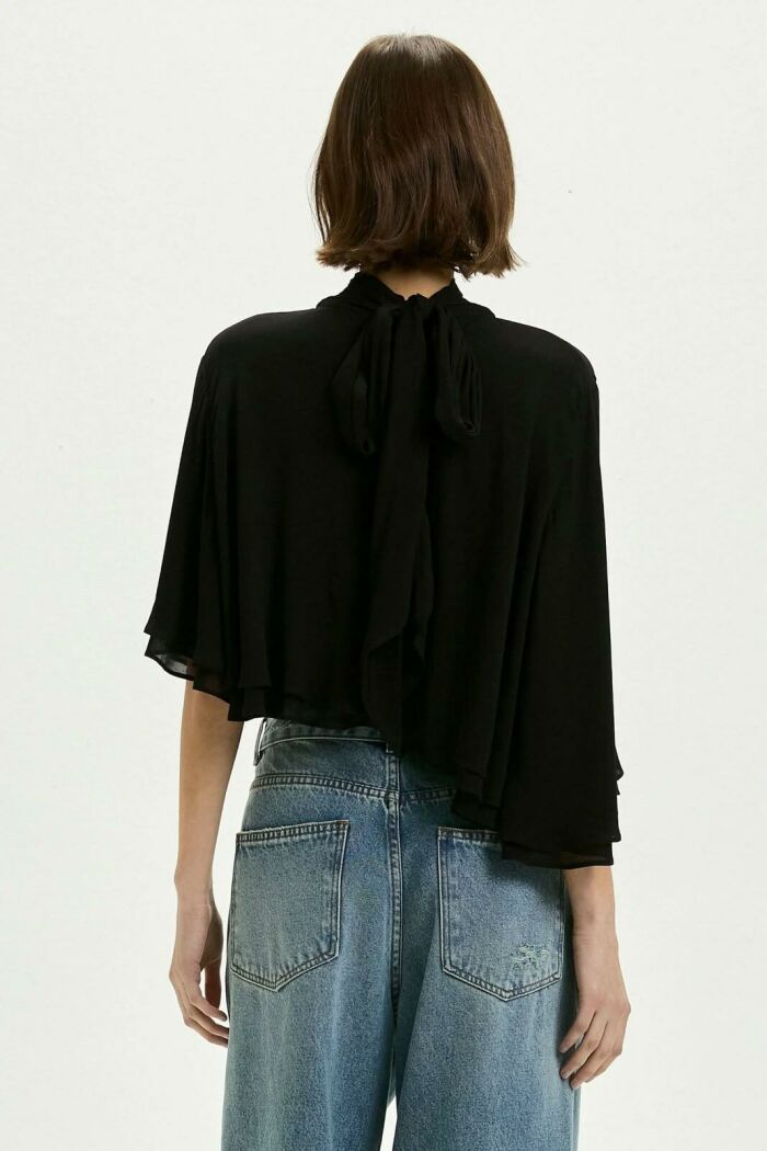 Imagem de Blusa Yara Preta Le Blog