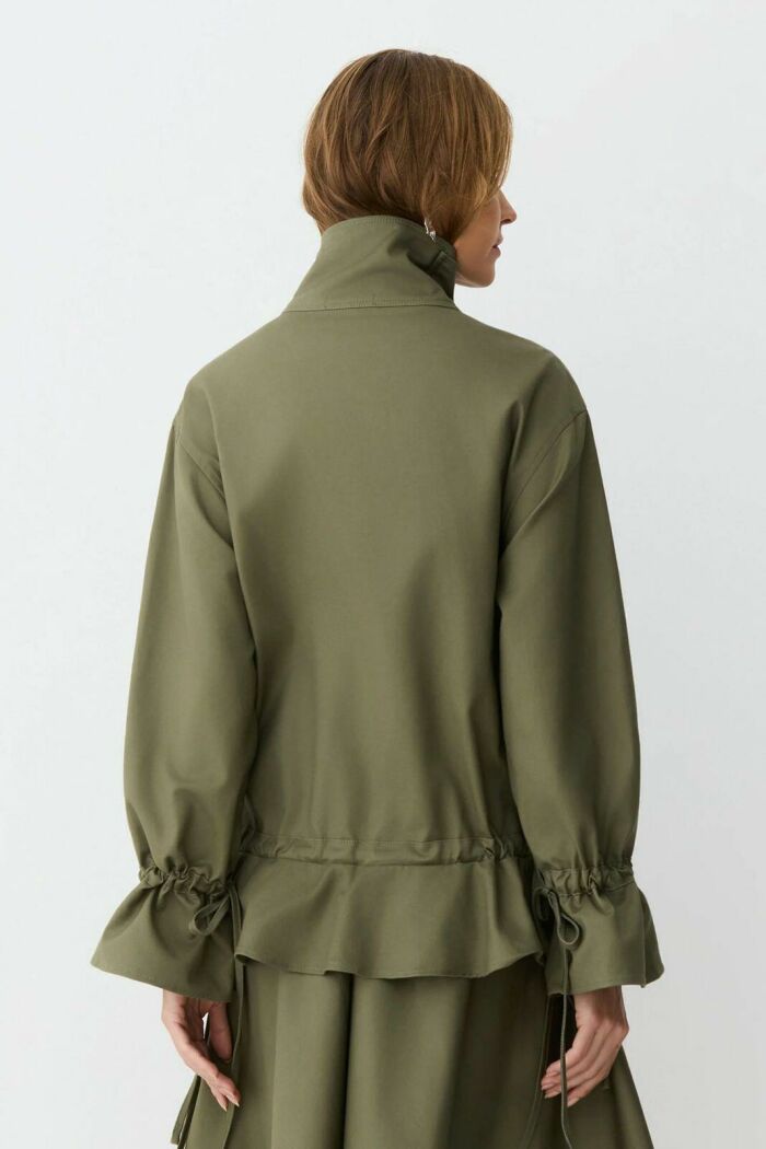 Imagem de Casaco Manga Longa Com Bolsos Manga e Cintura Ajustáveis Verde Militar Zen