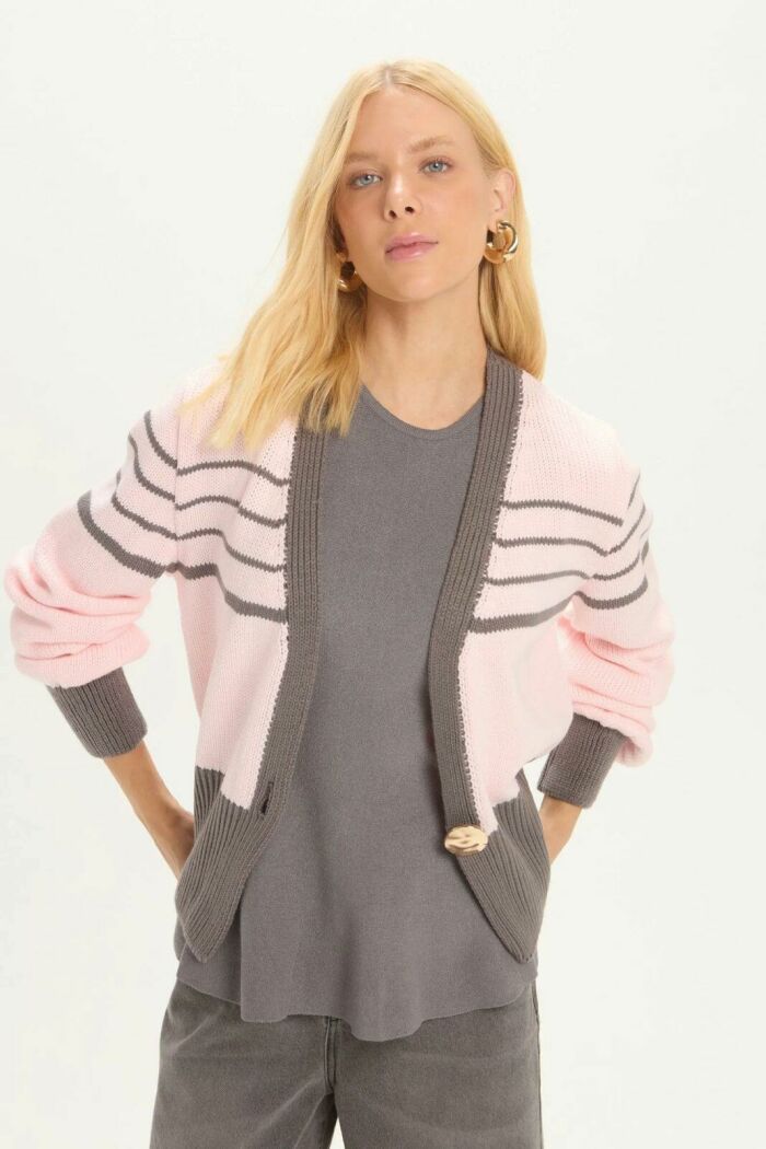 Imagem de Casaco Olívia Rosa e Cinza Le Blog