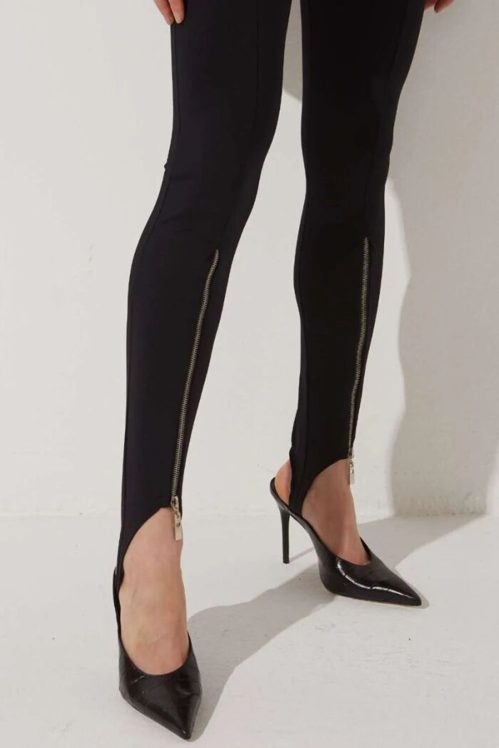 Imagem de Calça Viviane Preta Le Blog