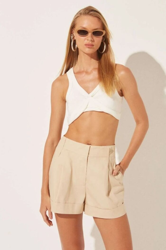 Imagem de Shorts Talissa Bege Fendi Le Blog