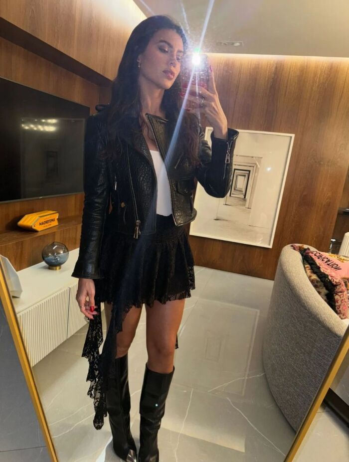 Imagem de Saia Samara Preta Cloude