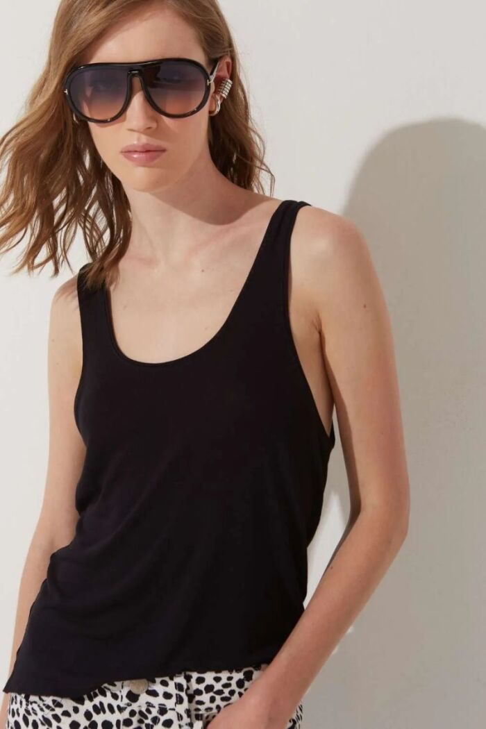 Imagem de Regata Vera Preta Le Blog