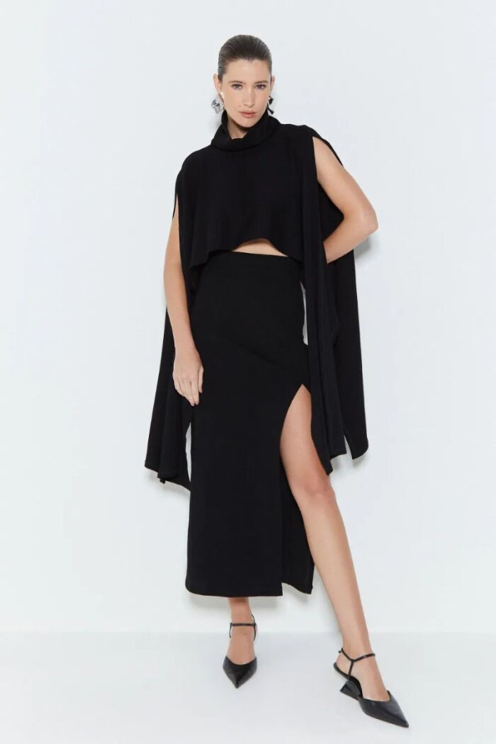 Imagem de Saia Mídi Com Fenda Frontal Preta Zen