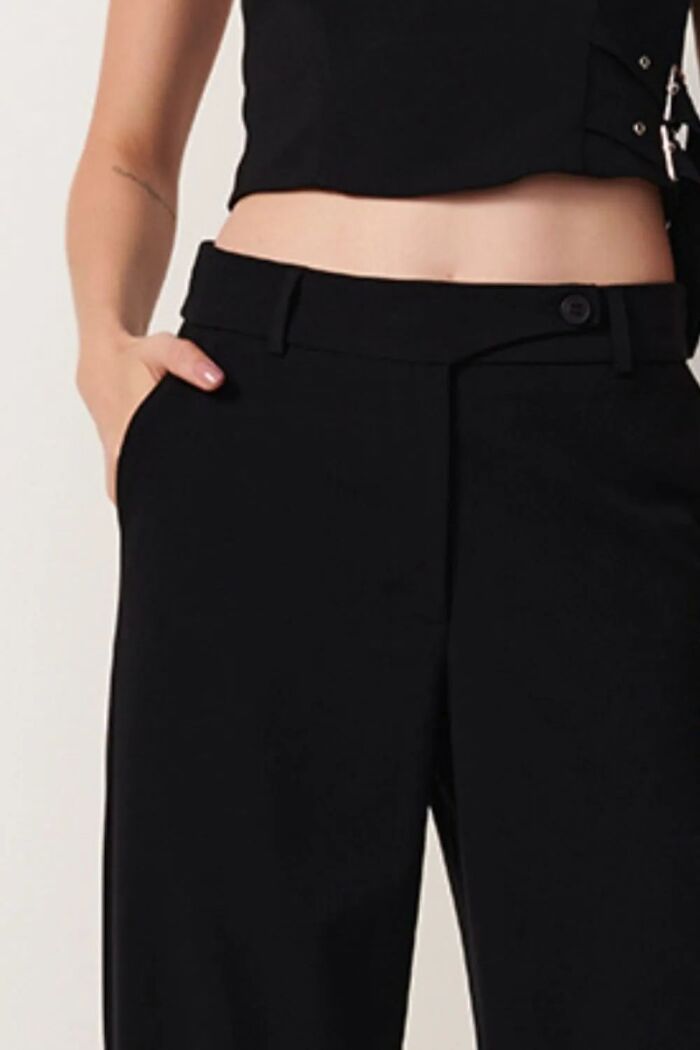 Imagem de Calça Maju Preta Le Blog