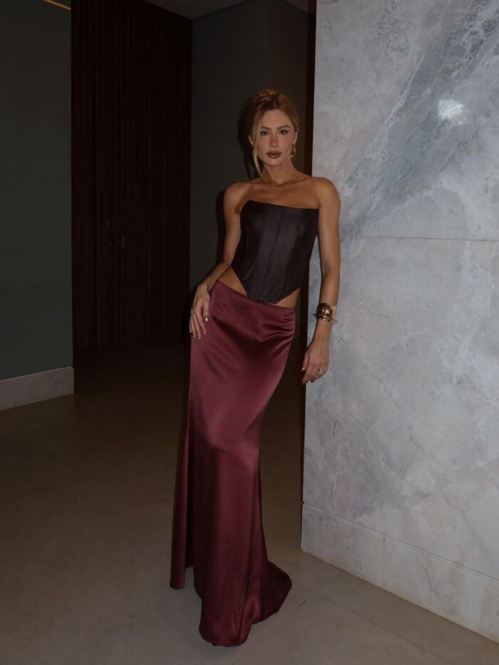 Imagem de Saia Sara Bordô Cloude