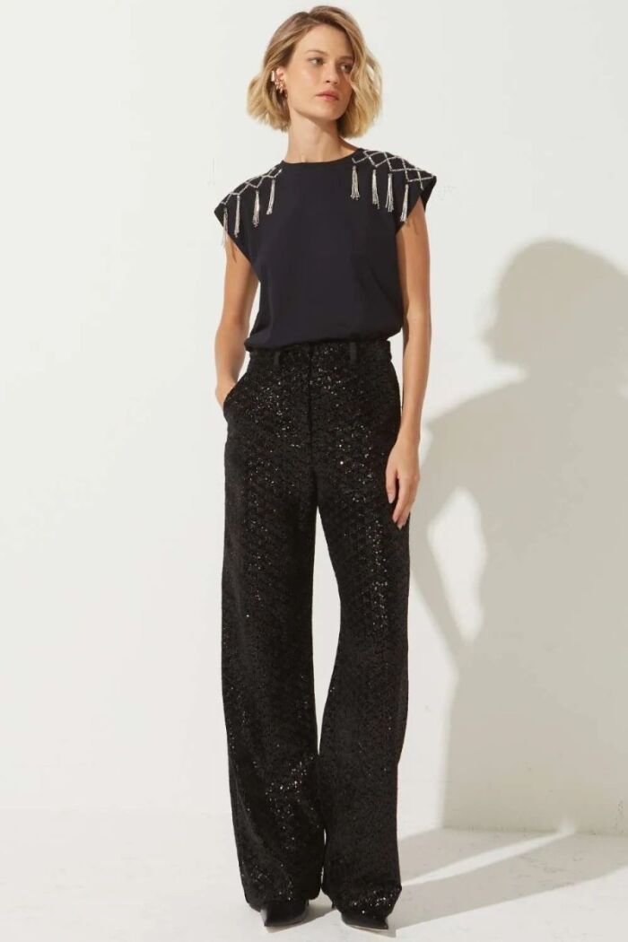 Imagem de Shirt Vivian Preta Le Blog