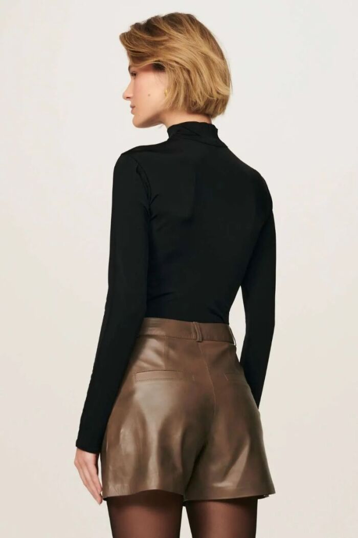 Imagem de Blusa Amanda Preta Le Blog