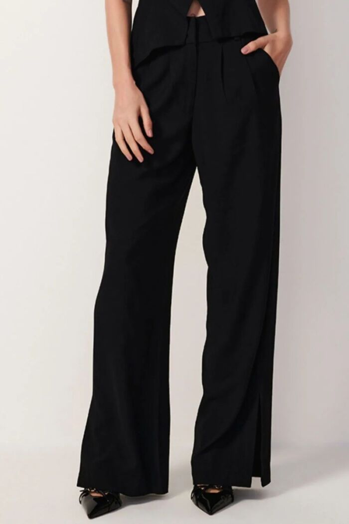 Imagem de Calça Marcelle II Preta Le Blog