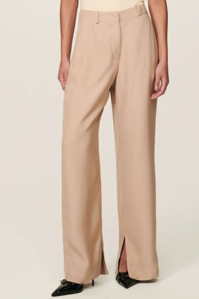 Imagem de Calça Isabela Bege Areia Le Blog