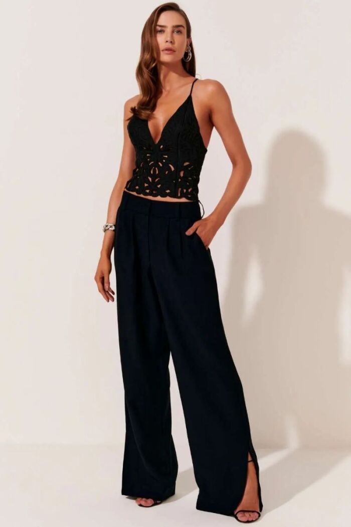 Imagem de Corselet Lívia Preto Le Blog