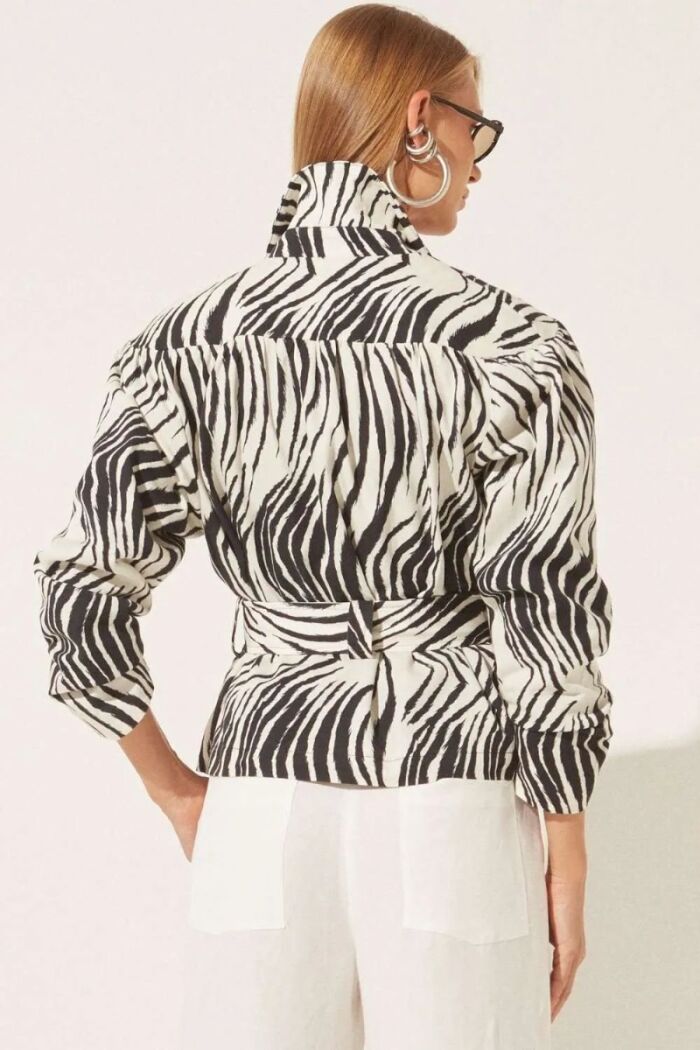 Imagem de Jaqueta Virgínia Estampa Tiger Le Blog