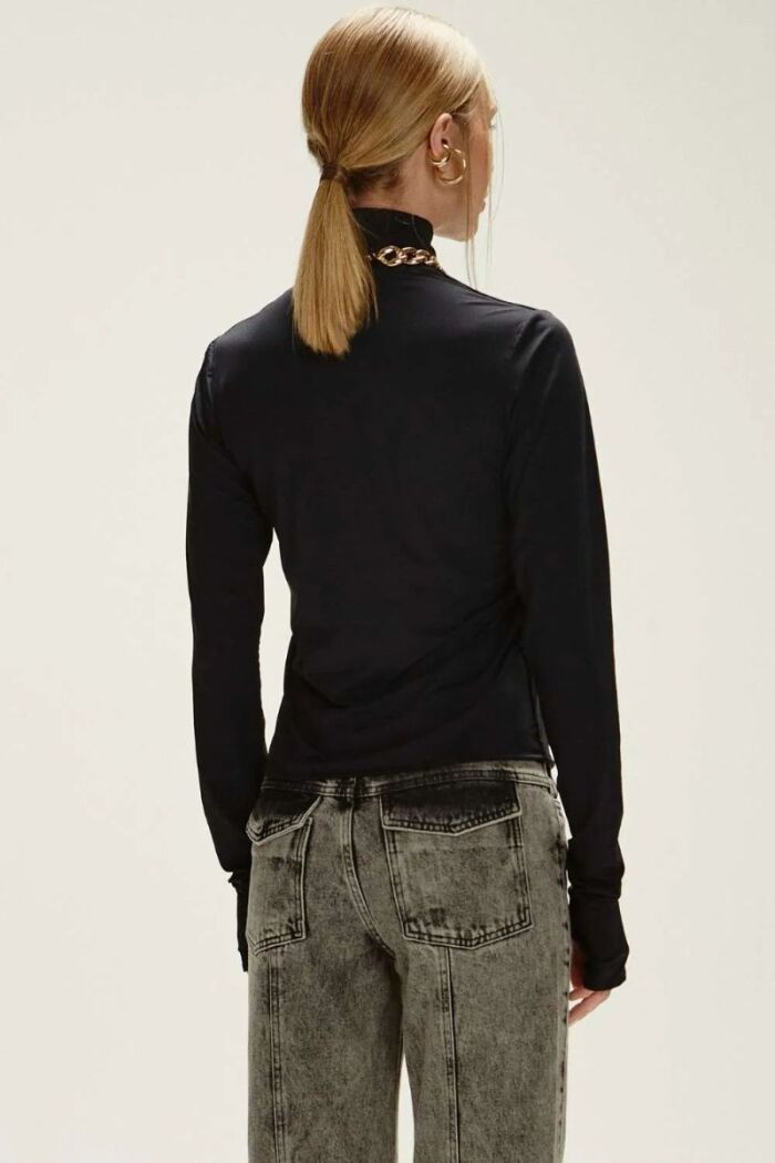 Imagem de Blusa Mila Preta Le Blog