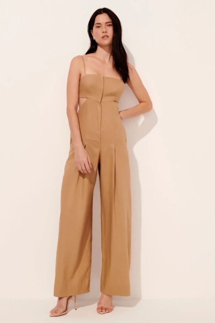 Imagem de Macacão Natasha Caqui Latte Le Blog