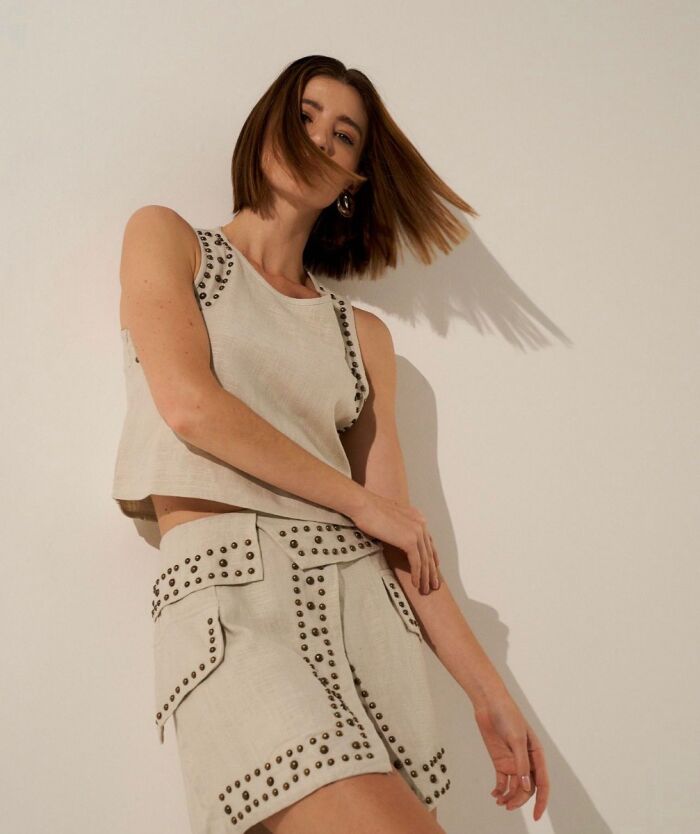 Imagem de Conjunto Cropped Saia Tachas Natural Mais Um