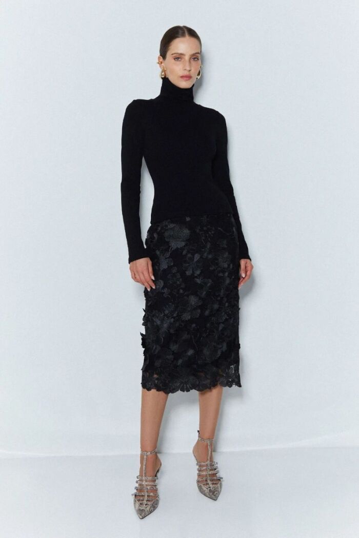 Imagem de Blusa Gola Alta e Manga Longa Preta Zen