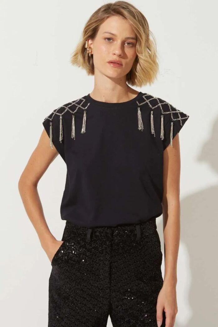 Imagem de Shirt Vivian Preta Le Blog