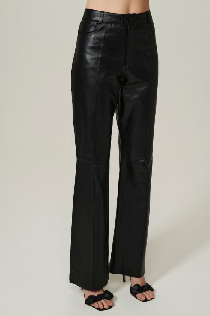 Imagem de Calça Samira Preta Le Blog