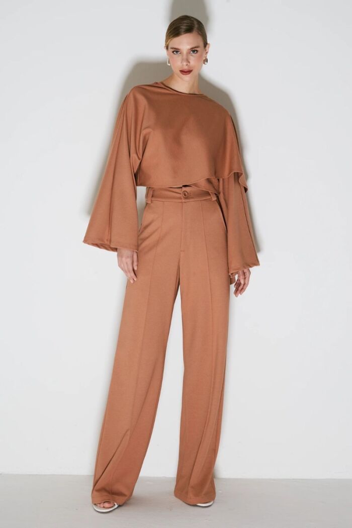 Imagem de Calça Pantalona Com Frisos Mocha Mousse Zen