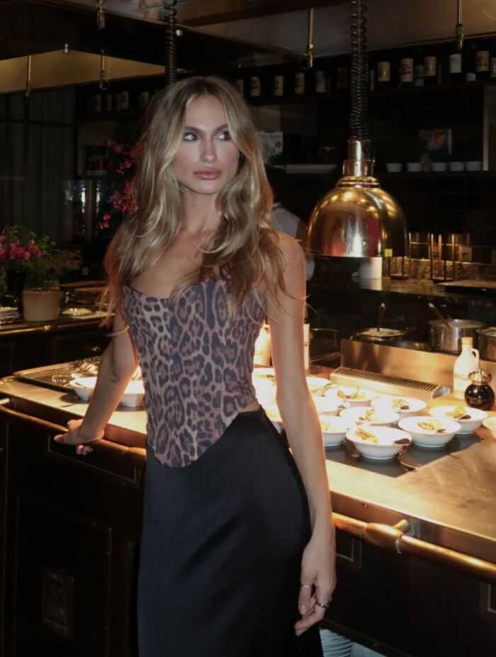 Imagem de Cropped Letícia Onça Cloude