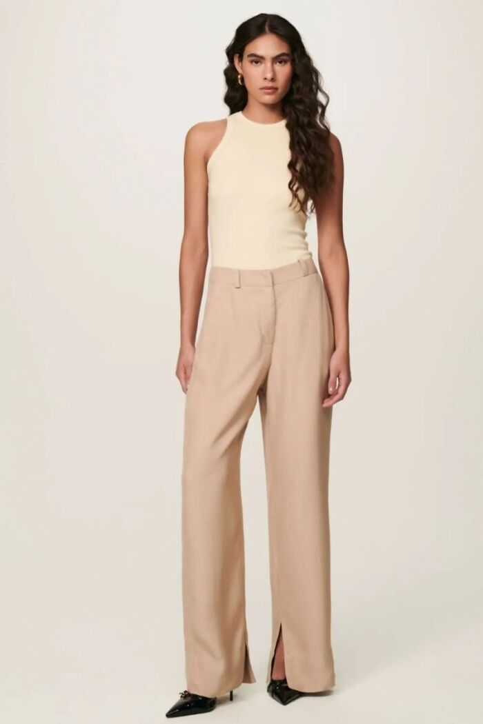 Imagem de Calça Isabela Bege Areia Le Blog