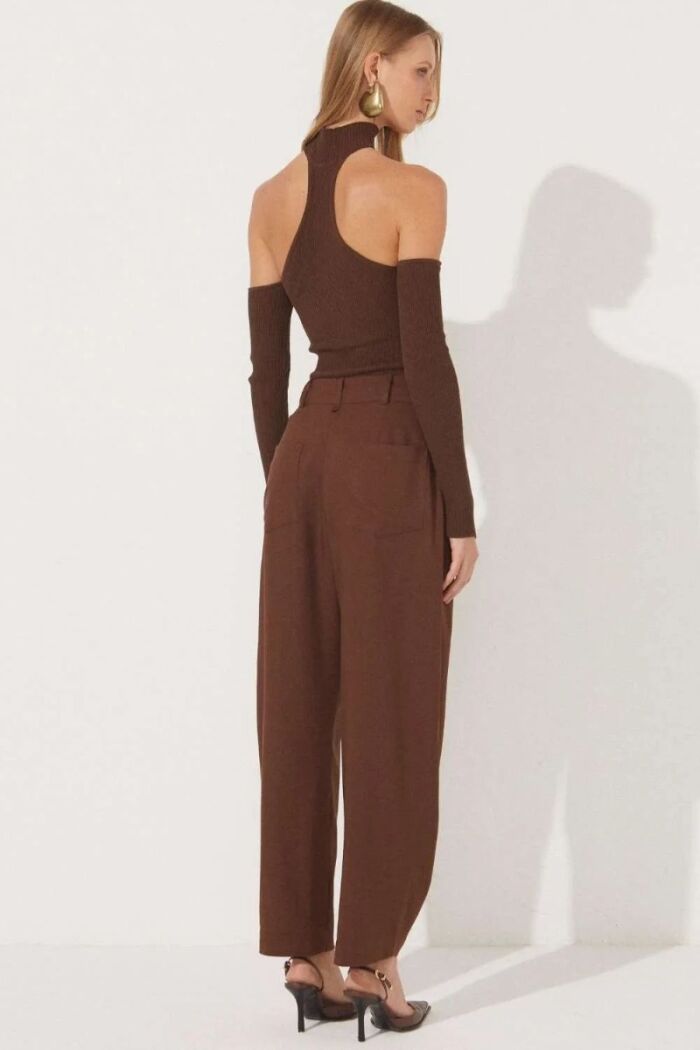 Imagem de Calça Alê Marrom Toffe Le Blog