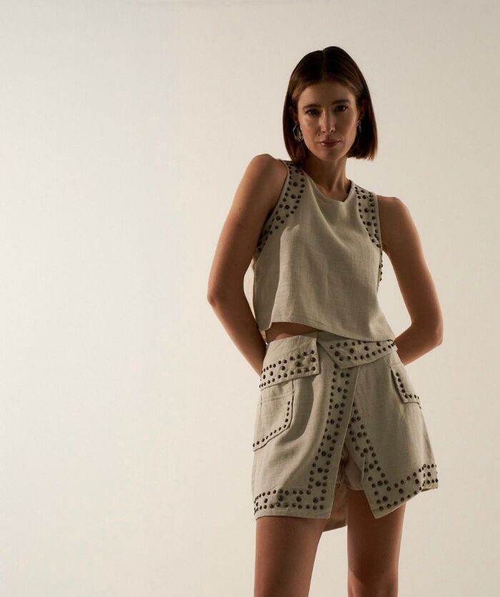 Imagem de Conjunto Cropped Saia Tachas Natural Mais Um