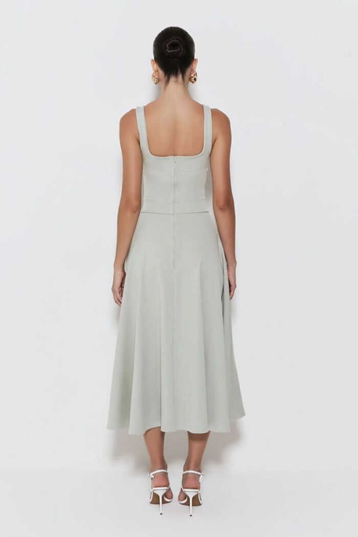 Imagem de Vestido Mídi Com Barra Ampla e Abertura Meio Busto Verde Mate Zen