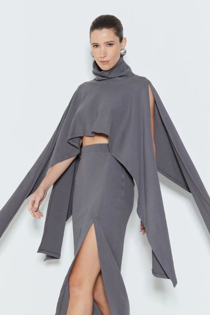 Imagem de Poncho Capa Com Gola Alta Cinza