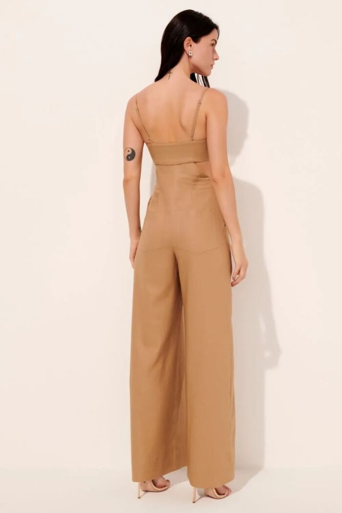 Imagem de Macacão Natasha Caqui Latte Le Blog