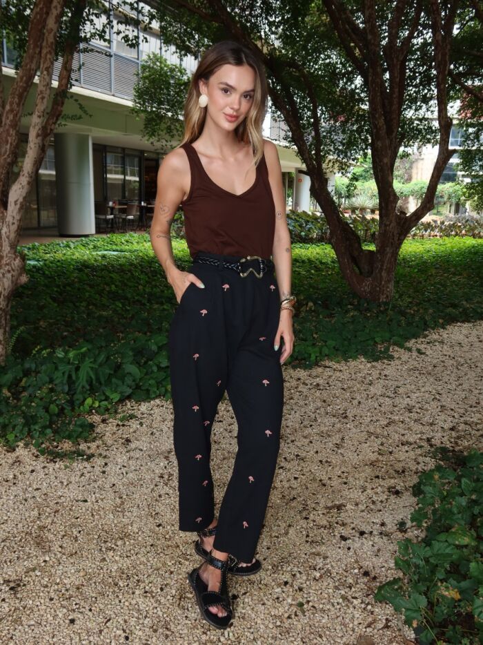 Imagem de Regata Malha Marrom Olívia