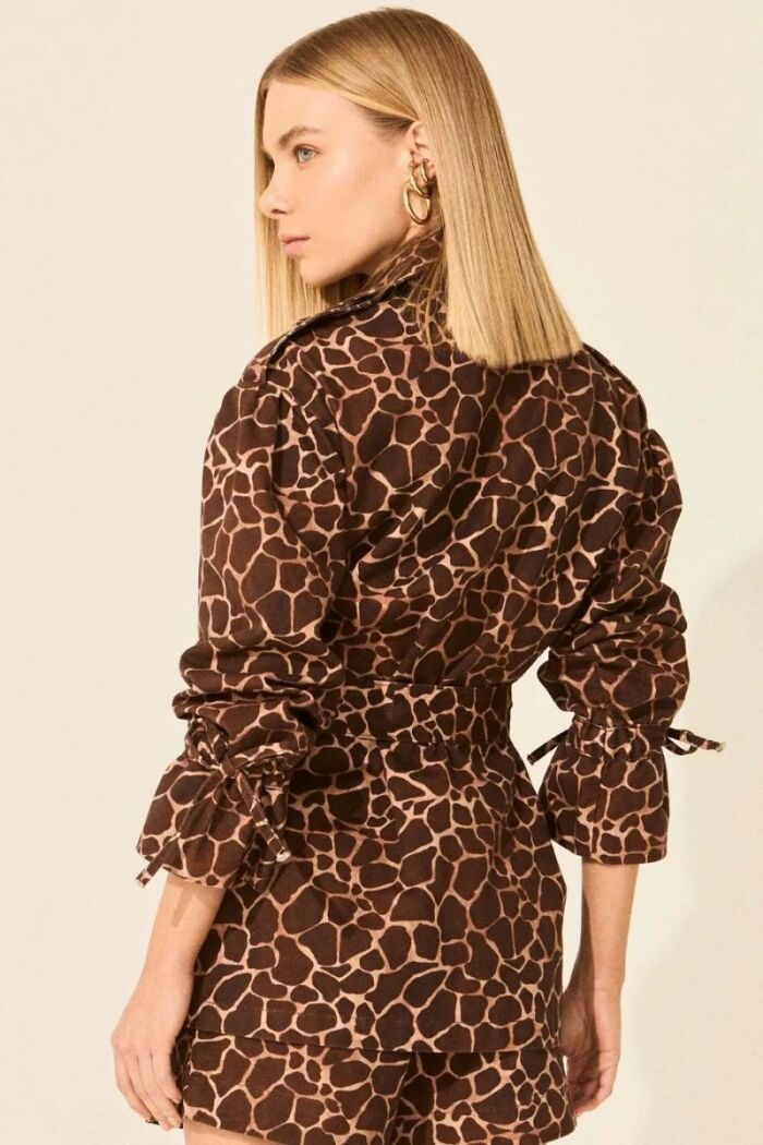 Imagem de Casaco Leona Estampa Girafa Le Blog