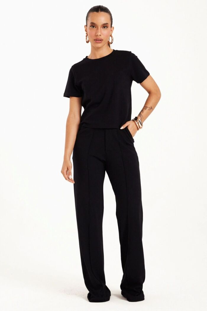 Imagem de Blusa Manga Curta Reta Preta Zen