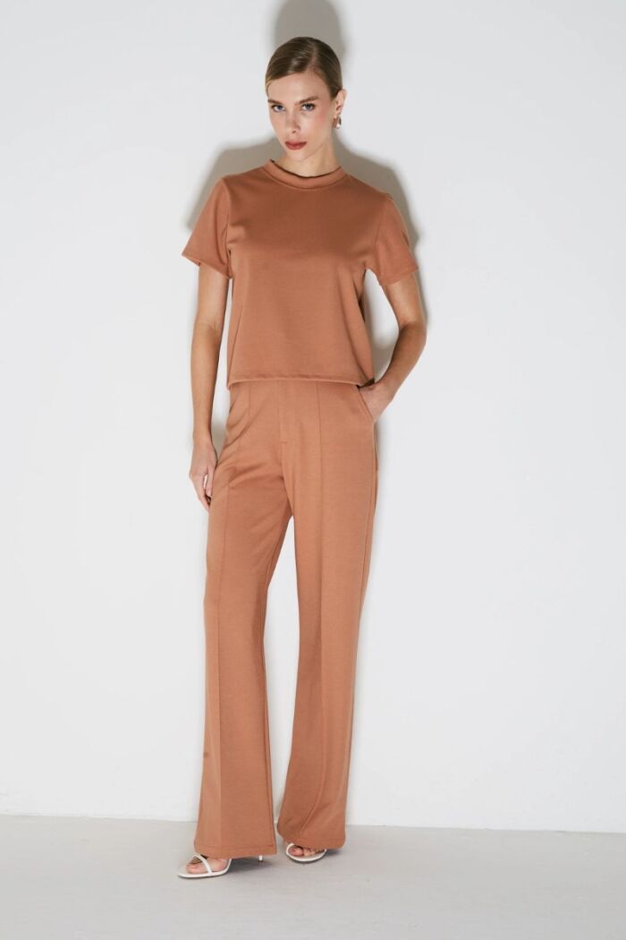 Imagem de Blusa Manga Curta Reta Mocha Mousse Zen