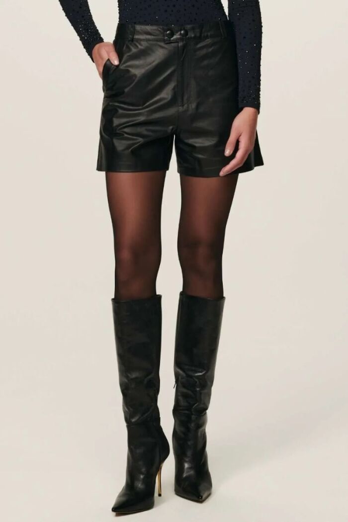 Imagem de Shorts Samara Couro Legítimo Preto Le Blog