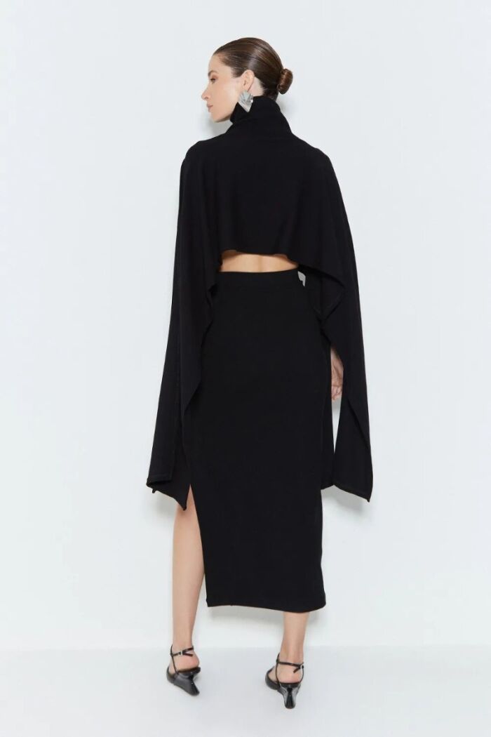 Imagem de Saia Mídi Com Fenda Frontal Preta Zen