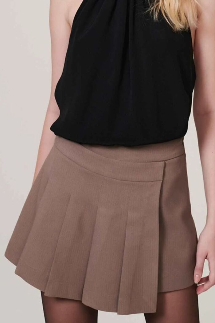 Imagem de Shorts Saia Dalia Bege Sepia Le Blog