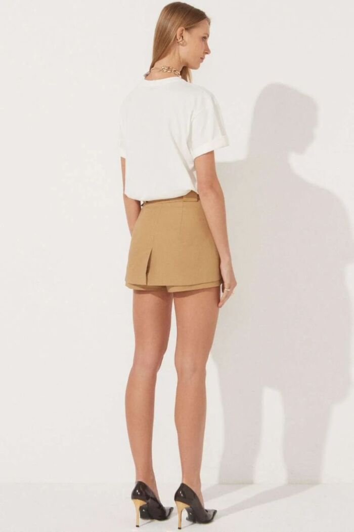 Imagem de Shorts Saia Jenny Bege Kombucha Le Blog