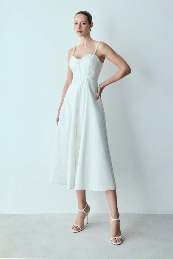 Imagem de Vestido Mídi Com Pesponto Grosso Corpo E Busto Off White Zen