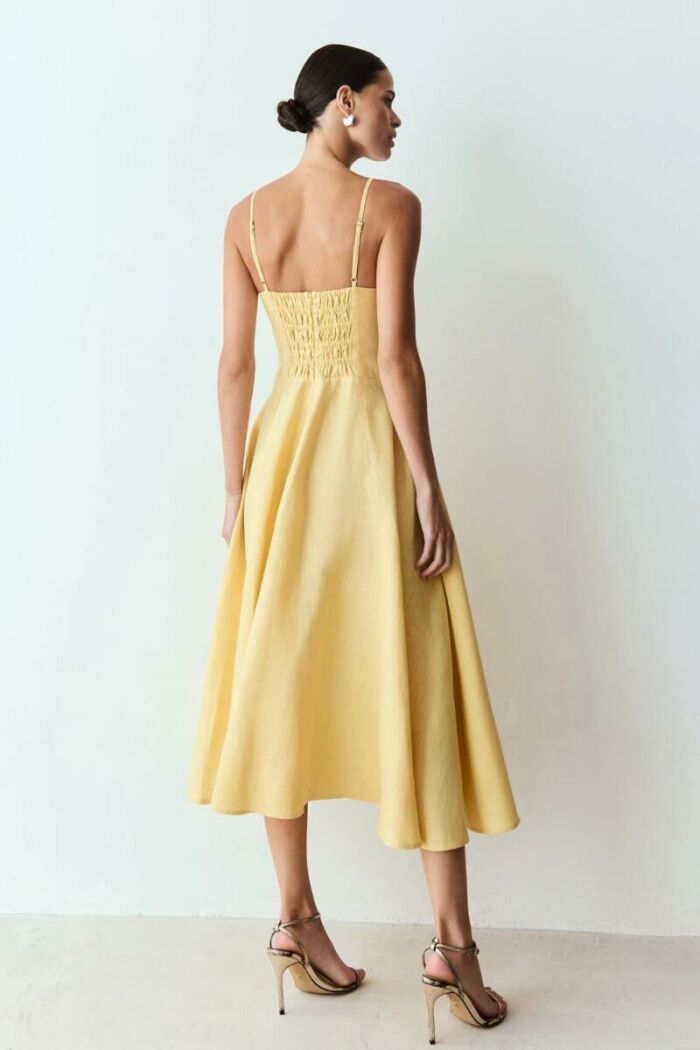 Imagem de Vestido Mídi Torção Busto E Recorte Frontal Amarelo Manteiga Zen