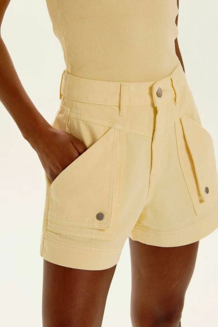 Imagem de Shorts Sarja Flávia Amarelo LIght Le Blog