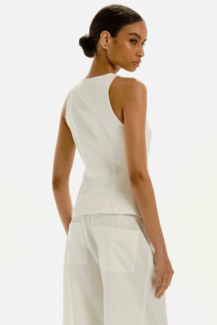 Imagem de Colete Vivian Off White Le Blog