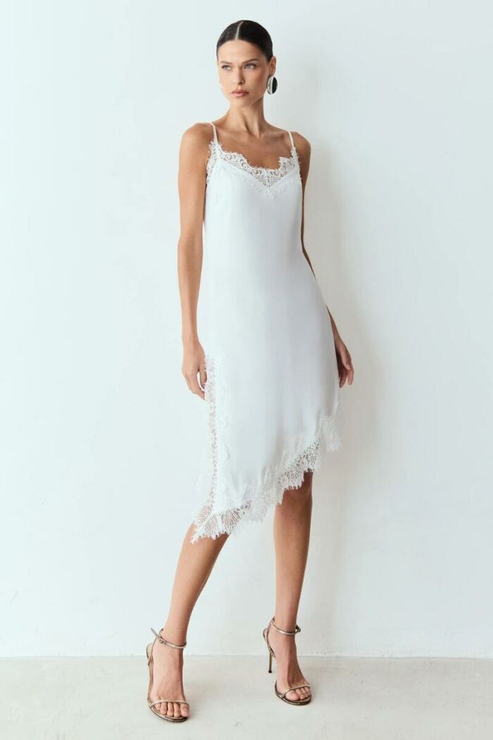 Imagem de Vestido Slip Dress Alças Finas e Barra Assimétrica Com Detalhes em Renda Off White Zen